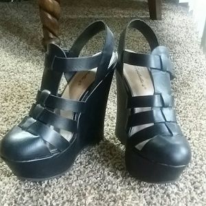 Breckelle's Platform Heels